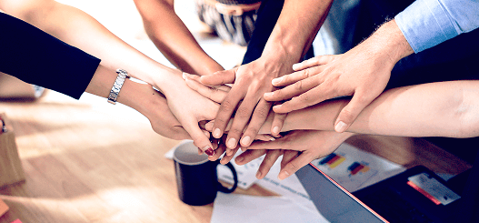 Ultima Markets Global Compact Using Tablet